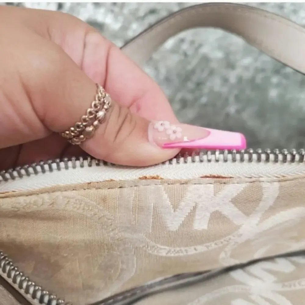 Michael Kors Uptown Astor Stud‎ Shoulder Bag Cream